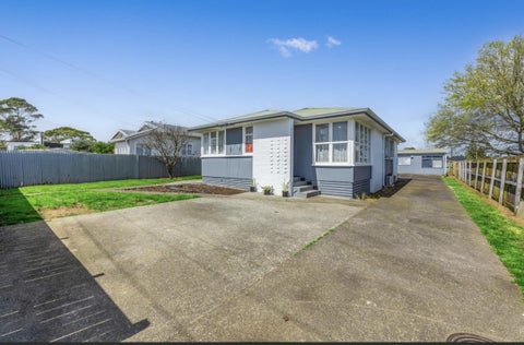 39 Flat Bush Road, Clover Park, Auckland