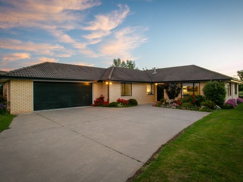 14 De La Mare Drive, Leamington, Cambridge