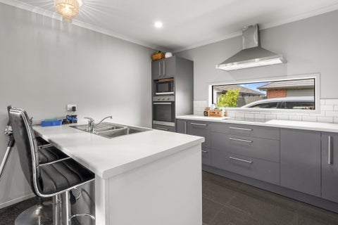 18 RABY LANE, Pyes Pa, Tauranga