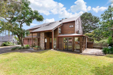 7 Eucalyptus Place, Beach Haven, Auckland