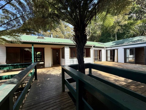 25 Emlyn Place, Torbay, Auckland