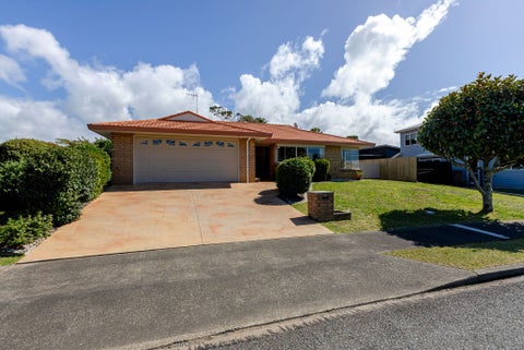 8 San Vito Place, Paraparaumu Beach, Paraparaumu