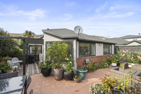 6B St Leonards Square, Sumner, Christchurch