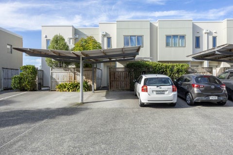 64/21 Hunters Park Drive, Three Kings, Auckland