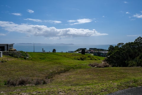 7 Sunrise Place, Cable Bay