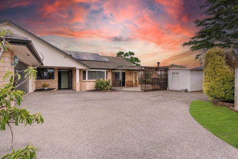 15 Glenross Drive, Wattle Downs, Auckland
