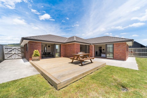11 Atlantic Drive, Fitzherbert, Palmerston North
