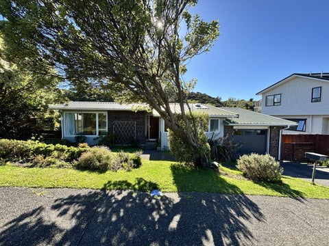 17 The Companionway, Whitby, Porirua