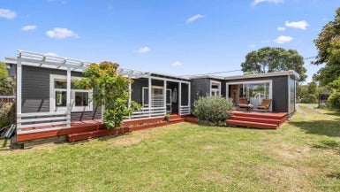 16 Mahoe Street, Otaki Beach, Otaki