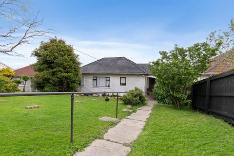 15 Simmonds Avenue, Mount Roskill, Auckland