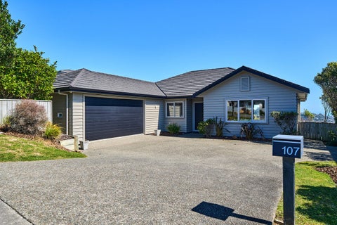 107 Endeavour Drive, Whitby, Porirua