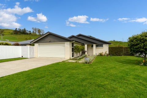 230 Ballintoy Park Drive, Welcome Bay, Tauranga