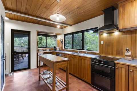 37 Rewa Road, Maraetai, Auckland