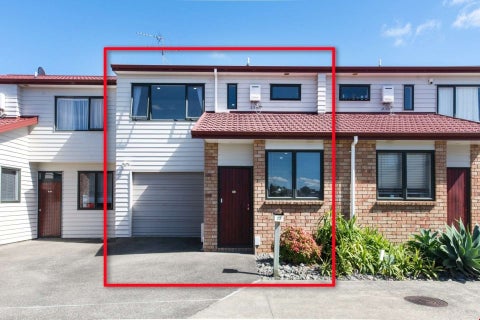 25/22 Northcross Drive, Oteha, Auckland