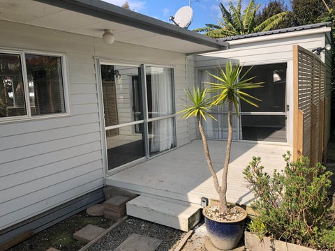 9 Sunray Avenue, Titirangi, Auckland