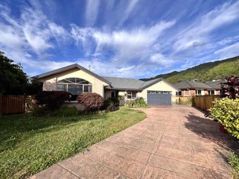 10 Balmerino Grove, Waikanae, Waikanae