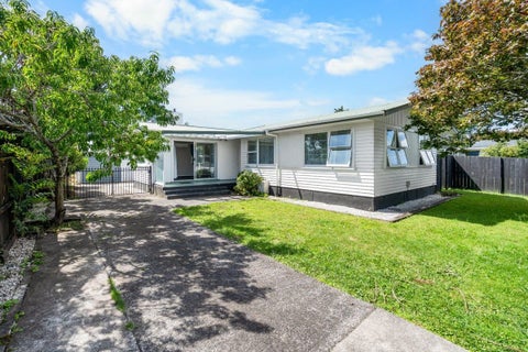 9 Sacha Place, Glenview, Hamilton