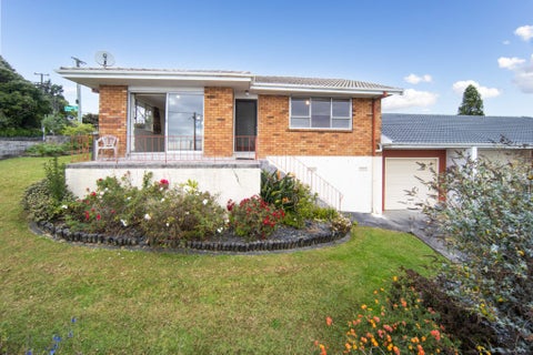 1/2 Routley Drive, Glen Eden, Auckland