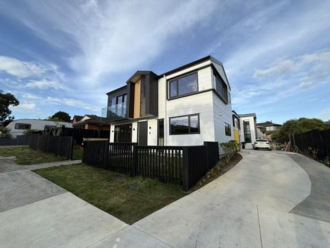 21 Voltaire Court, Botany Downs, Auckland