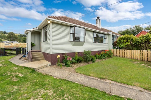 12 Freyberg Avenue, Sawyers Bay, Port Chalmers