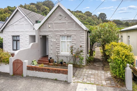 47 Riddlers Crescent, Petone, Lower Hutt
