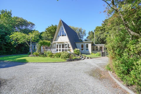 30 Rakiura Parade, Otatara