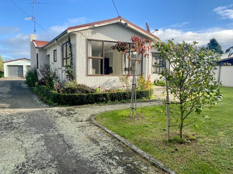 76 Park Road, Carterton