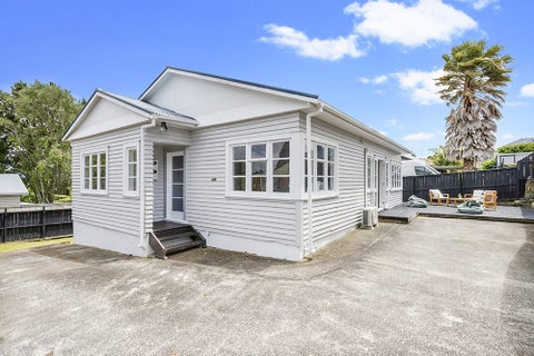 1/180 Waimumu Road, Massey, Auckland
