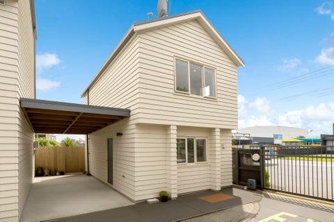 1/49 Henderson Valley Road, Henderson, Auckland