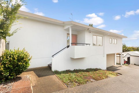 2/213 Rangatira Road, Beach Haven, Auckland