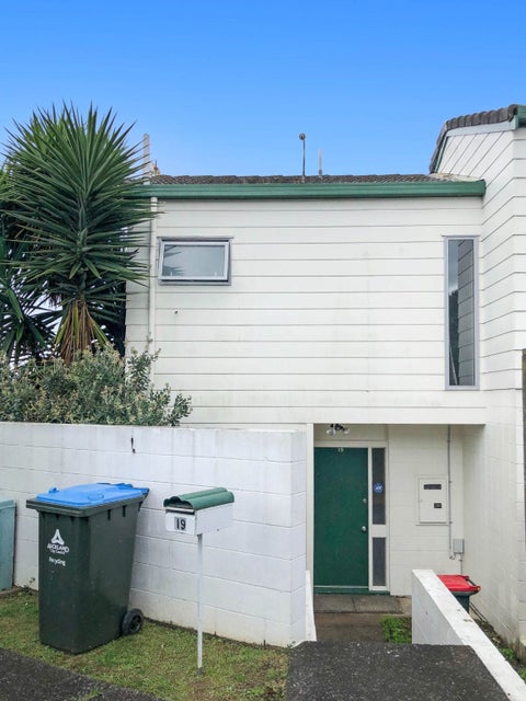 19 Fred Woodward Place, Mount Roskill, Auckland