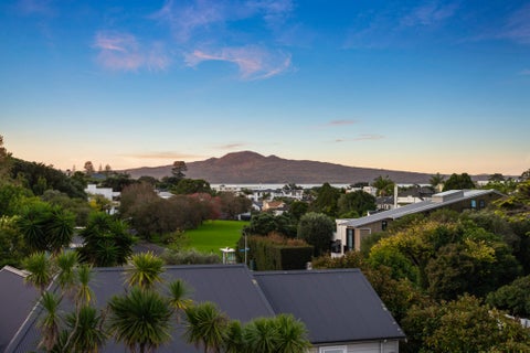 2/52 Rukutai Street, Orakei, Auckland
