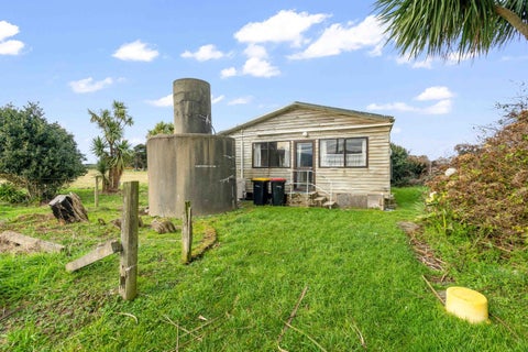 15 Thomas Road, Orepuki, Riverton