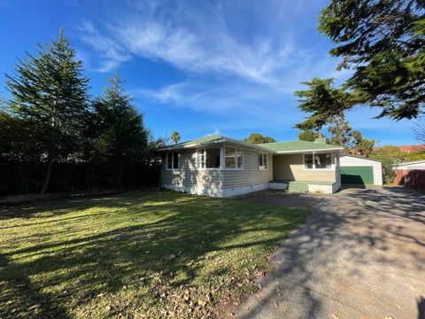 4 Edgewater Drive, Pakuranga, Auckland