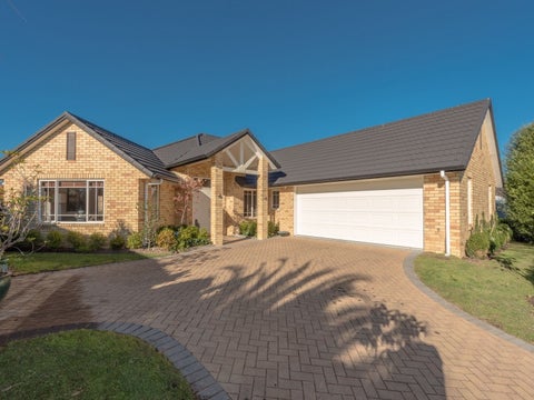 23 Ravenscourt Place, Huntington, Hamilton