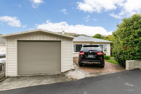 4 Bell Street, Tawa, Wellington