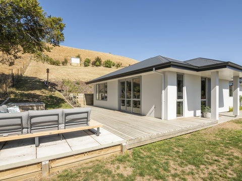 26 Genia Drive, Wakefield