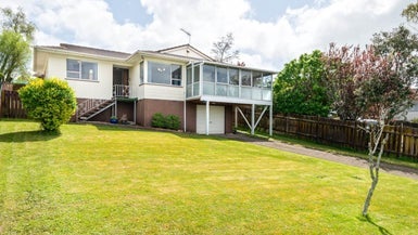 37 Rosewarne Crescent, Glendene, Auckland