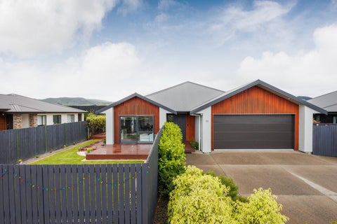 30 Atlantic Drive, Fitzherbert, Palmerston North