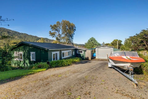 56 Flays Road, Coromandel