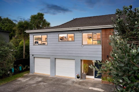 2/10 Seaton Road, Murrays Bay, Auckland