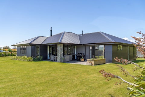 20 Mill Grove, Clareville, Carterton