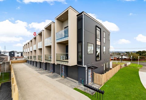 4/4 Toru Street, Te Atatu Peninsula, Auckland