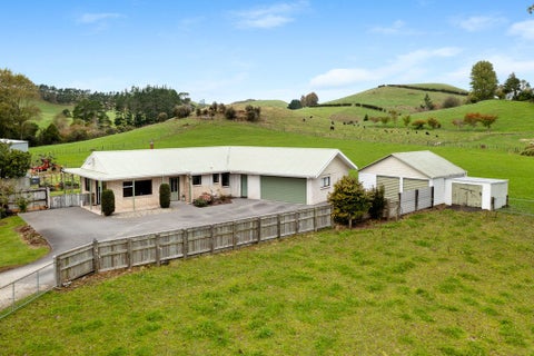 32 Davis Road, Waiongana, Inglewood