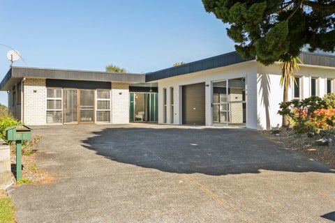 15 Tanoa Place, Glendene, Auckland