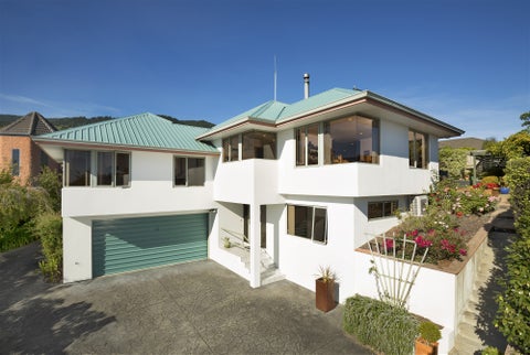14 Idesia Grove, Richmond