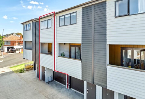 2/701 Hillsborough Road, Mount Roskill, Auckland