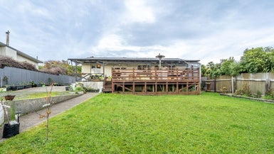 31 Theodore Street, Bluff