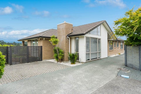 10 Huntington Park Drive, Greenhithe, Auckland