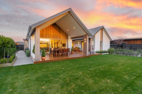 38 Sunline Avenue, Lincoln, Lincoln
